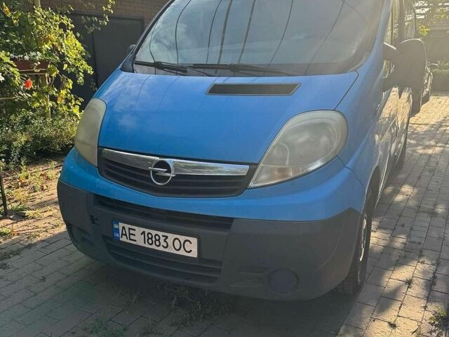 Синій Опель Віваро, об'ємом двигуна 2 л та пробігом 350 тис. км за 5000 $, фото 1 на Automoto.ua