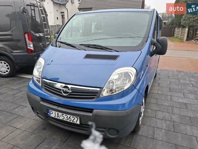 Синий Опель Виваро, объемом двигателя 2 л и пробегом 136 тыс. км за 8000 $, фото 1 на Automoto.ua