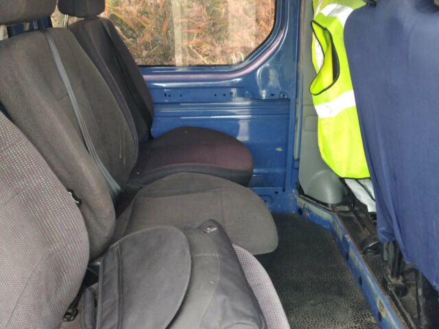 Синій Опель Віваро, об'ємом двигуна 1.9 л та пробігом 227 тис. км за 6500 $, фото 1 на Automoto.ua