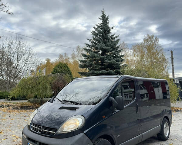 Синій Опель Віваро, об'ємом двигуна 1.87 л та пробігом 260 тис. км за 5750 $, фото 1 на Automoto.ua