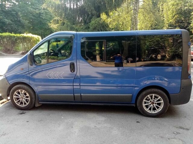 Синий Опель Виваро, объемом двигателя 1.9 л и пробегом 40 тыс. км за 6800 $, фото 1 на Automoto.ua