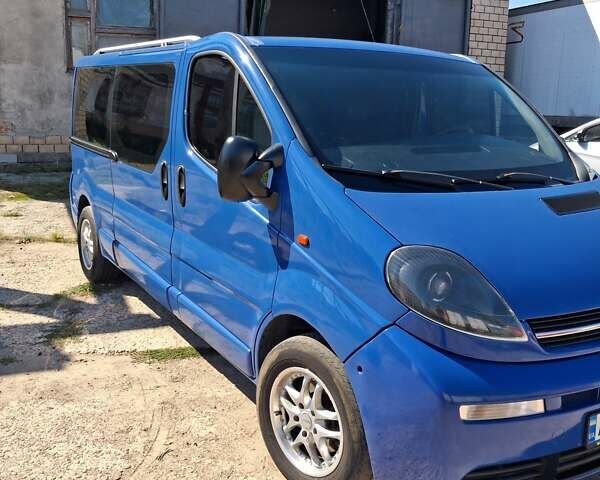 Синий Опель Виваро, объемом двигателя 2.46 л и пробегом 400 тыс. км за 12000 $, фото 1 на Automoto.ua