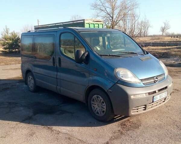 Синий Опель Виваро, объемом двигателя 1.9 л и пробегом 300 тыс. км за 8000 $, фото 1 на Automoto.ua