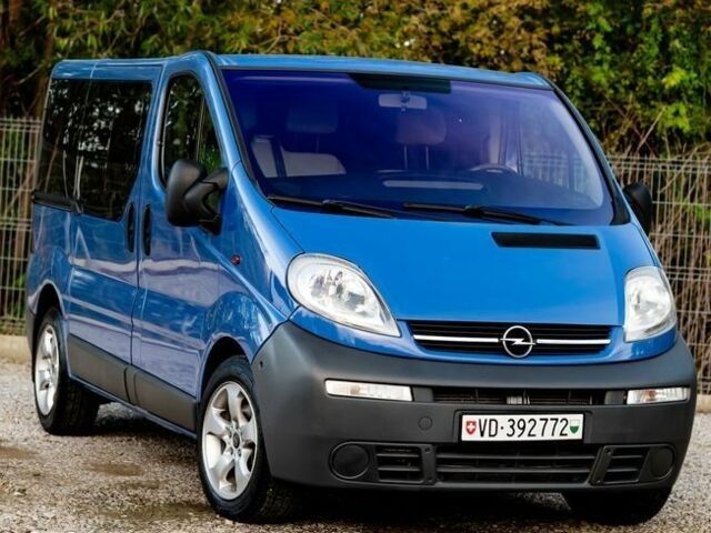 Синий Опель Виваро, объемом двигателя 2.5 л и пробегом 140 тыс. км за 6300 $, фото 1 на Automoto.ua