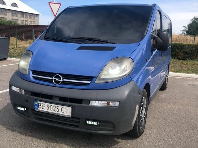 Синій Опель Віваро, об'ємом двигуна 1.9 л та пробігом 345 тис. км за 6000 $, фото 1 на Automoto.ua