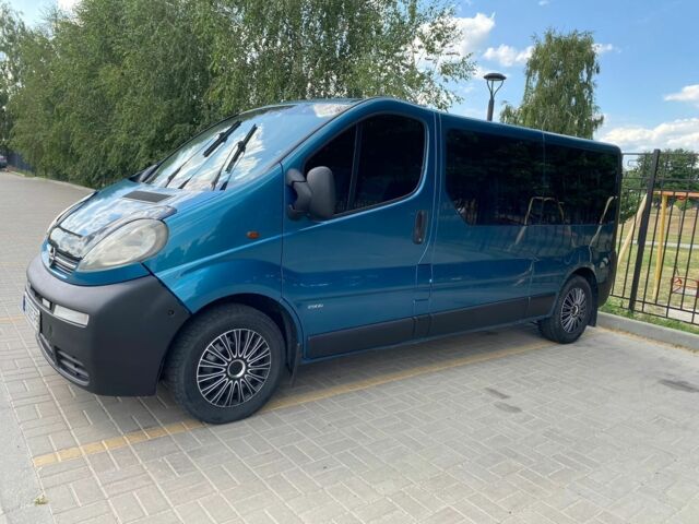 Синий Опель Виваро, объемом двигателя 1.9 л и пробегом 282 тыс. км за 8900 $, фото 1 на Automoto.ua