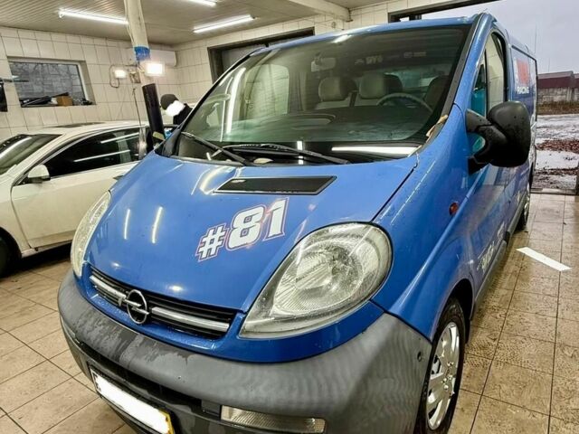 Синий Опель Виваро, объемом двигателя 2 л и пробегом 320 тыс. км за 4700 $, фото 1 на Automoto.ua