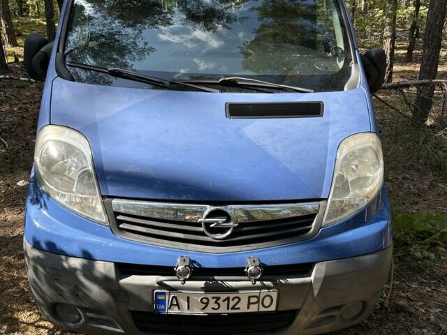 Синій Опель Віваро, об'ємом двигуна 2.5 л та пробігом 206 тис. км за 4200 $, фото 1 на Automoto.ua