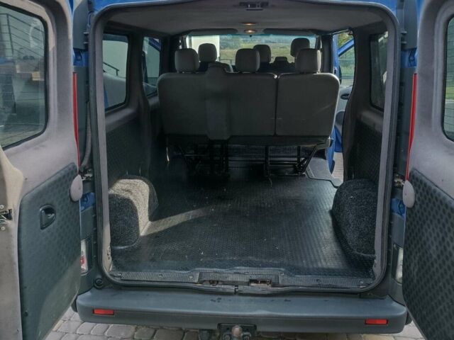 Синій Опель Віваро, об'ємом двигуна 2.5 л та пробігом 400 тис. км за 11000 $, фото 1 на Automoto.ua