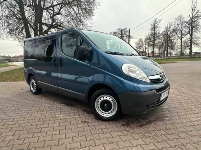 Синий Опель Виваро, объемом двигателя 2 л и пробегом 220 тыс. км за 7200 $, фото 1 на Automoto.ua