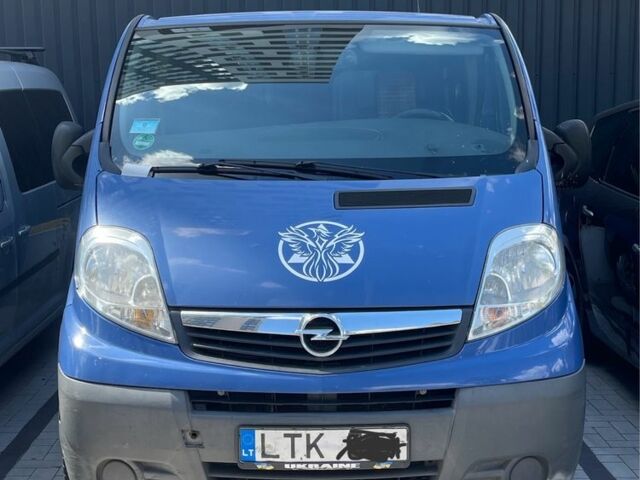 Синий Опель Виваро, объемом двигателя 2 л и пробегом 397 тыс. км за 5000 $, фото 1 на Automoto.ua