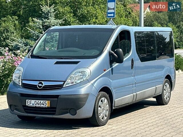 Синій Опель Віваро, об'ємом двигуна 2.5 л та пробігом 239 тис. км за 14800 $, фото 1 на Automoto.ua