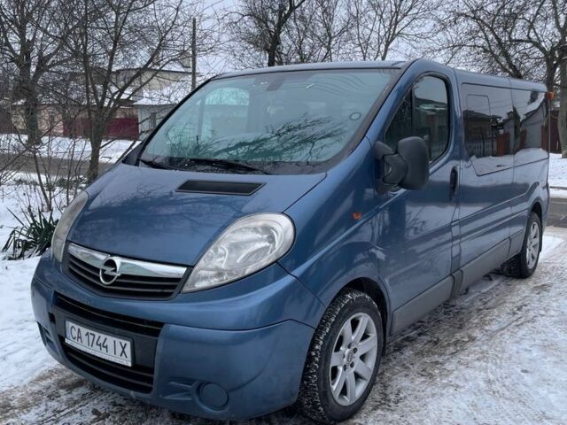 Синій Опель Віваро, об'ємом двигуна 2 л та пробігом 45 тис. км за 10900 $, фото 1 на Automoto.ua