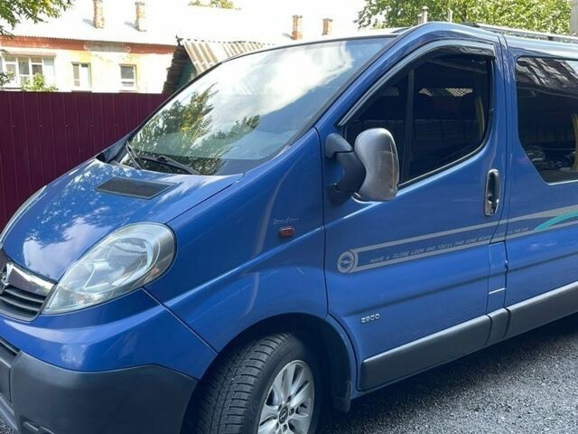 Синій Опель Віваро, об'ємом двигуна 2 л та пробігом 262 тис. км за 11700 $, фото 1 на Automoto.ua
