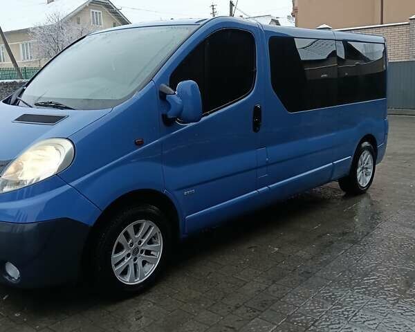Синій Опель Віваро, об'ємом двигуна 2 л та пробігом 211 тис. км за 13500 $, фото 1 на Automoto.ua