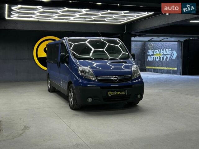 Синій Опель Віваро, об'ємом двигуна 2 л та пробігом 320 тис. км за 12700 $, фото 1 на Automoto.ua