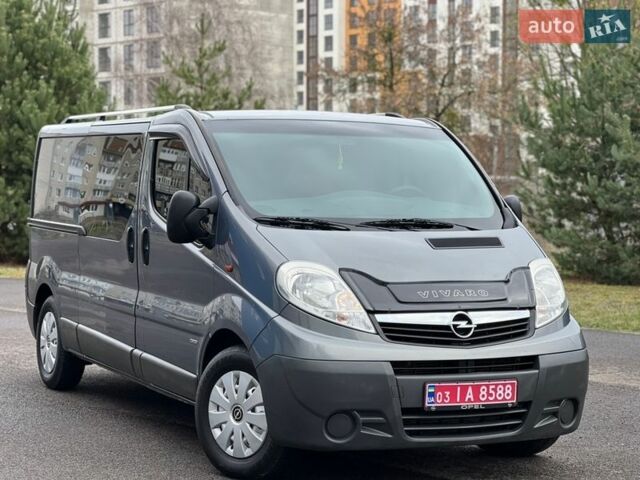 Синий Опель Виваро, объемом двигателя 2 л и пробегом 286 тыс. км за 13400 $, фото 1 на Automoto.ua