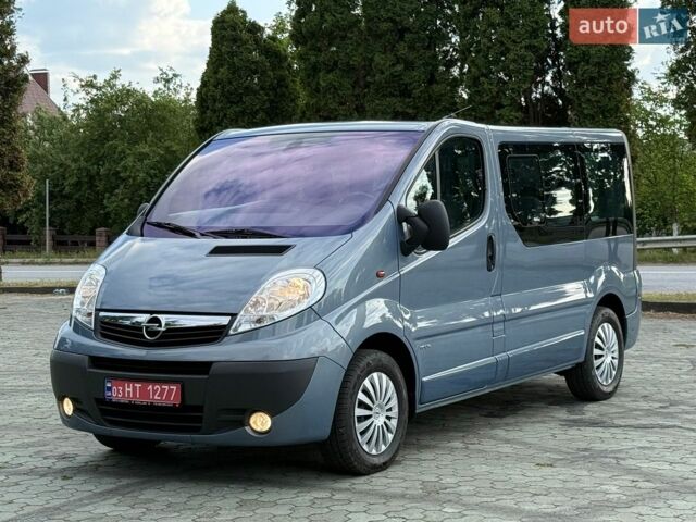 Синий Опель Виваро, объемом двигателя 2 л и пробегом 191 тыс. км за 15800 $, фото 1 на Automoto.ua