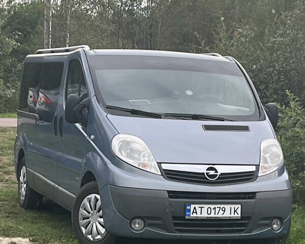 Синий Опель Виваро, объемом двигателя 2 л и пробегом 306 тыс. км за 12300 $, фото 1 на Automoto.ua