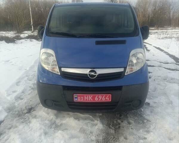 Синій Опель Віваро, об'ємом двигуна 2 л та пробігом 241 тис. км за 12500 $, фото 1 на Automoto.ua