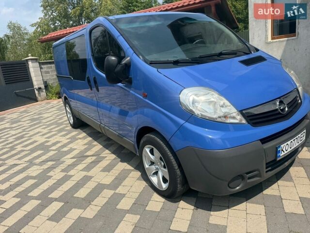 Синій Опель Віваро, об'ємом двигуна 2 л та пробігом 248 тис. км за 12500 $, фото 1 на Automoto.ua