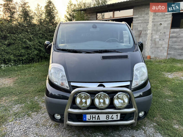 Синий Опель Виваро, объемом двигателя 2 л и пробегом 154 тыс. км за 14300 $, фото 1 на Automoto.ua