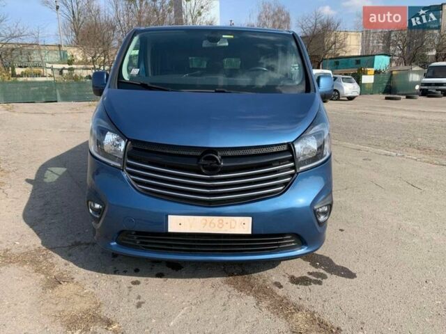 Синий Опель Виваро, объемом двигателя 1.6 л и пробегом 224 тыс. км за 17850 $, фото 1 на Automoto.ua