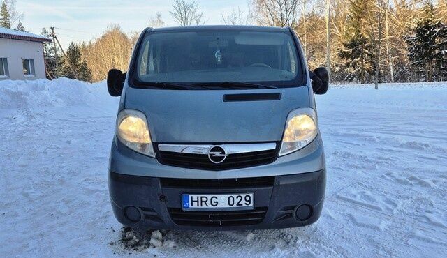 Синій Опель Віваро, об'ємом двигуна 2 л та пробігом 433 тис. км за 3500 $, фото 1 на Automoto.ua