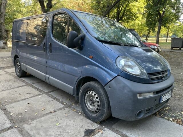 Синій Опель Віваро, об'ємом двигуна 2.5 л та пробігом 647 тис. км за 4000 $, фото 1 на Automoto.ua