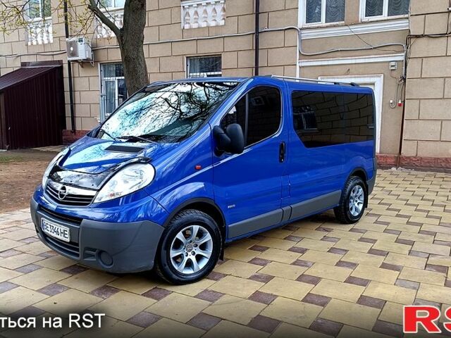 Синий Опель Виваро, объемом двигателя 2 л и пробегом 300 тыс. км за 8500 $, фото 1 на Automoto.ua