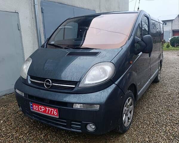 Зеленый Опель Виваро, объемом двигателя 1.9 л и пробегом 400 тыс. км за 4000 $, фото 1 на Automoto.ua