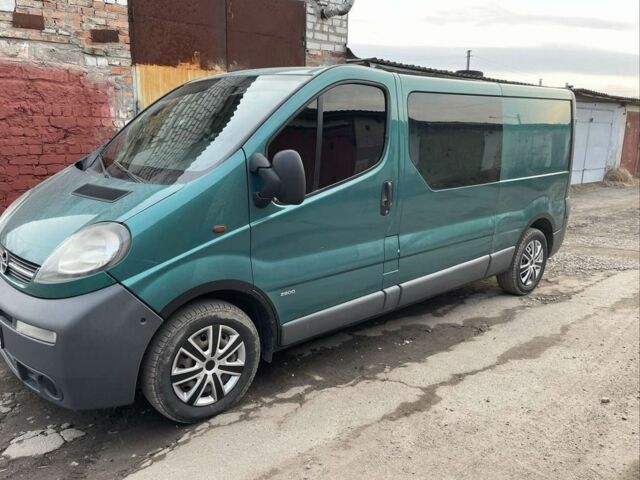 Зеленый Опель Виваро, объемом двигателя 2.5 л и пробегом 235 тыс. км за 2000 $, фото 1 на Automoto.ua