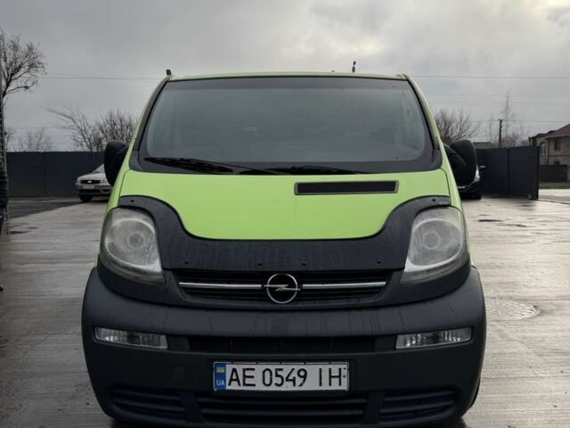 Зелений Опель Віваро, об'ємом двигуна 1.9 л та пробігом 320 тис. км за 8500 $, фото 1 на Automoto.ua