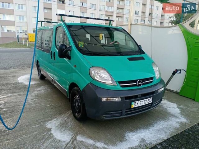 Зелений Опель Віваро, об'ємом двигуна 1.9 л та пробігом 278 тис. км за 7800 $, фото 1 на Automoto.ua