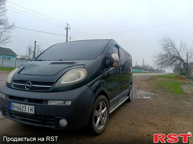Зеленый Опель Виваро, объемом двигателя 1.9 л и пробегом 335 тыс. км за 7300 $, фото 1 на Automoto.ua