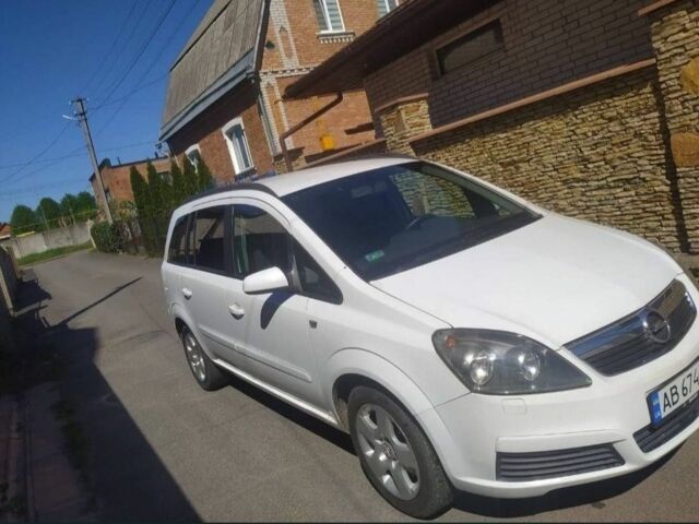 Белый Опель Зафира, объемом двигателя 1.9 л и пробегом 260 тыс. км за 4250 $, фото 1 на Automoto.ua