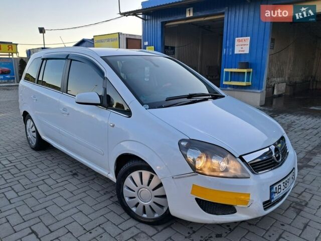 Белый Опель Зафира, объемом двигателя 1.9 л и пробегом 314 тыс. км за 4500 $, фото 1 на Automoto.ua