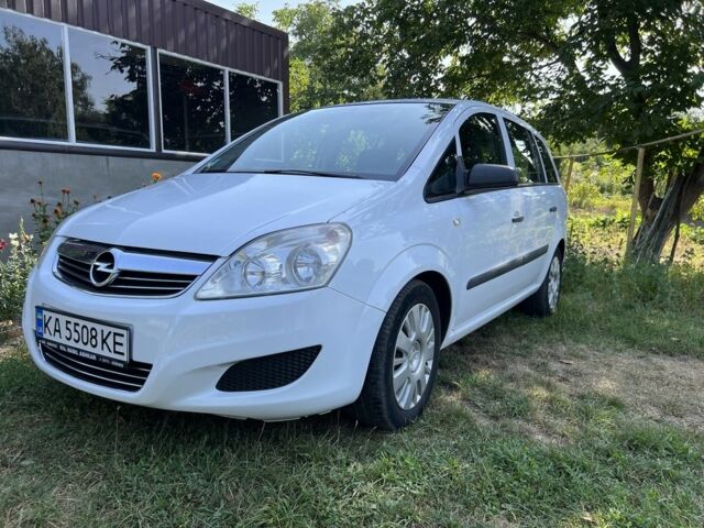 Белый Опель Зафира, объемом двигателя 1.9 л и пробегом 246 тыс. км за 4310 $, фото 1 на Automoto.ua