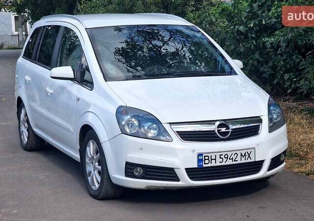 Белый Опель Зафира, объемом двигателя 1.91 л и пробегом 257 тыс. км за 6200 $, фото 1 на Automoto.ua