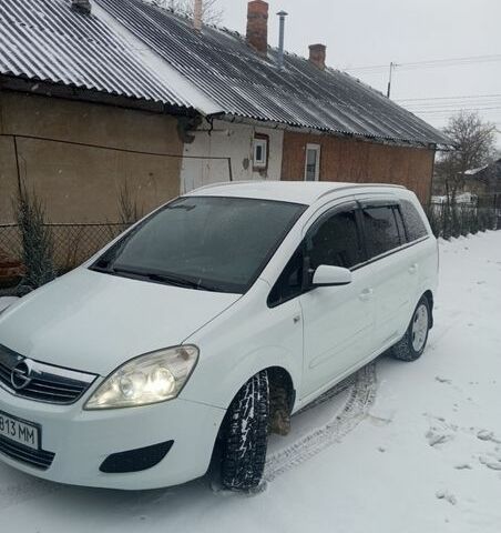 Белый Опель Зафира, объемом двигателя 1.69 л и пробегом 407 тыс. км за 5300 $, фото 1 на Automoto.ua