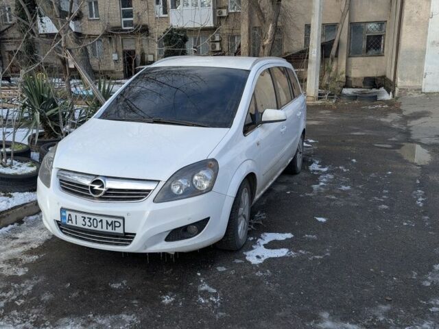 Белый Опель Зафира, объемом двигателя 1.7 л и пробегом 288 тыс. км за 4200 $, фото 1 на Automoto.ua