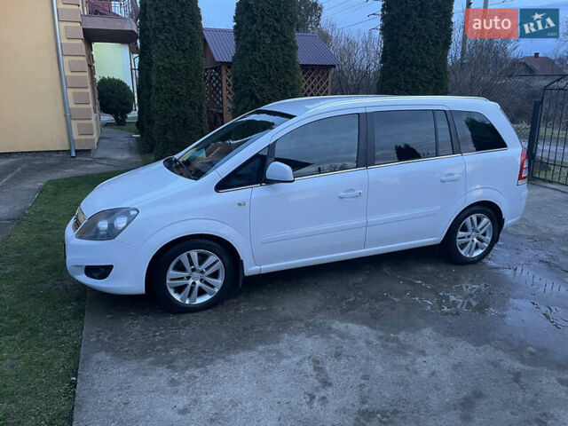 Белый Опель Зафира, объемом двигателя 1.7 л и пробегом 277 тыс. км за 6350 $, фото 1 на Automoto.ua