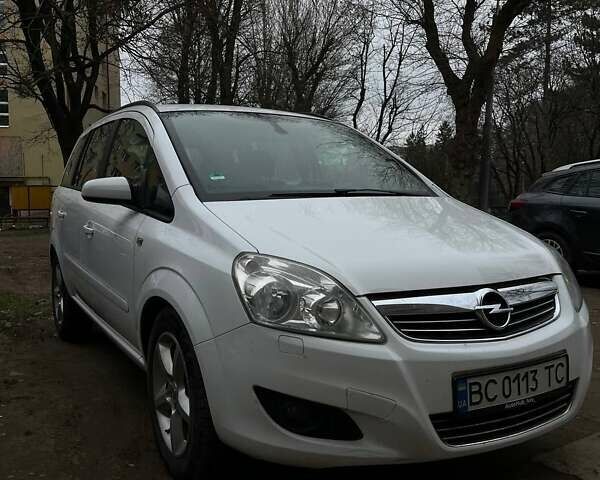 Белый Опель Зафира, объемом двигателя 1.7 л и пробегом 270 тыс. км за 5800 $, фото 1 на Automoto.ua