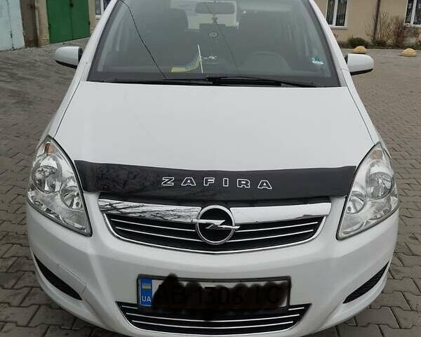 Белый Опель Зафира, объемом двигателя 1.6 л и пробегом 183 тыс. км за 6200 $, фото 1 на Automoto.ua