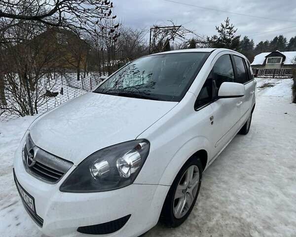 Белый Опель Зафира, объемом двигателя 1.7 л и пробегом 226 тыс. км за 6699 $, фото 1 на Automoto.ua