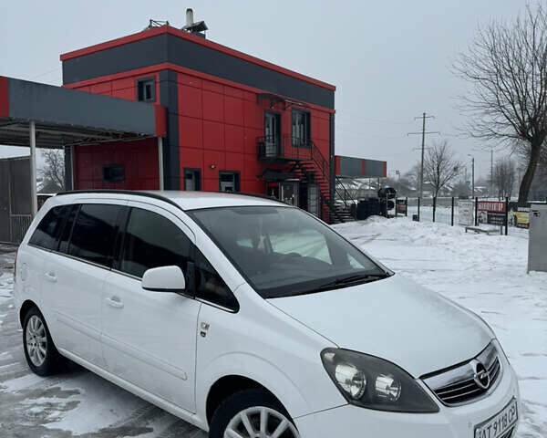 Белый Опель Зафира, объемом двигателя 1.7 л и пробегом 309 тыс. км за 6300 $, фото 1 на Automoto.ua