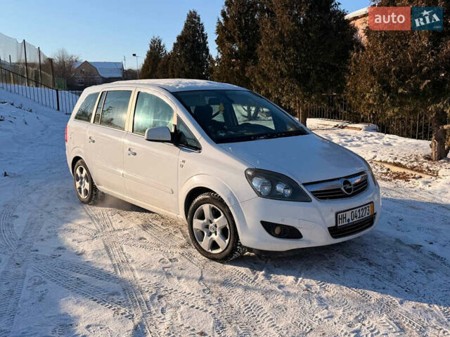 Белый Опель Зафира, объемом двигателя 1.6 л и пробегом 201 тыс. км за 5900 $, фото 1 на Automoto.ua