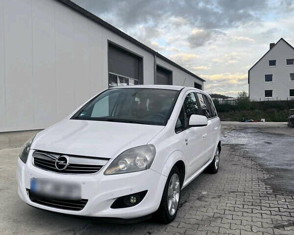 Білий Опель Зафіра, об'ємом двигуна 1.6 л та пробігом 205 тис. км за 4950 $, фото 1 на Automoto.ua