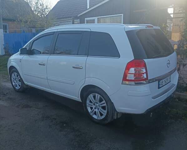 Белый Опель Зафира, объемом двигателя 1.8 л и пробегом 260 тыс. км за 7500 $, фото 1 на Automoto.ua