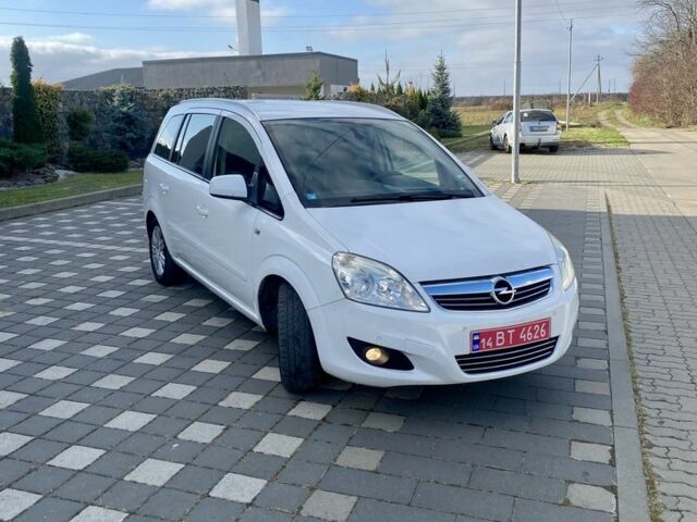 Белый Опель Зафира, объемом двигателя 1.7 л и пробегом 225 тыс. км за 5850 $, фото 1 на Automoto.ua